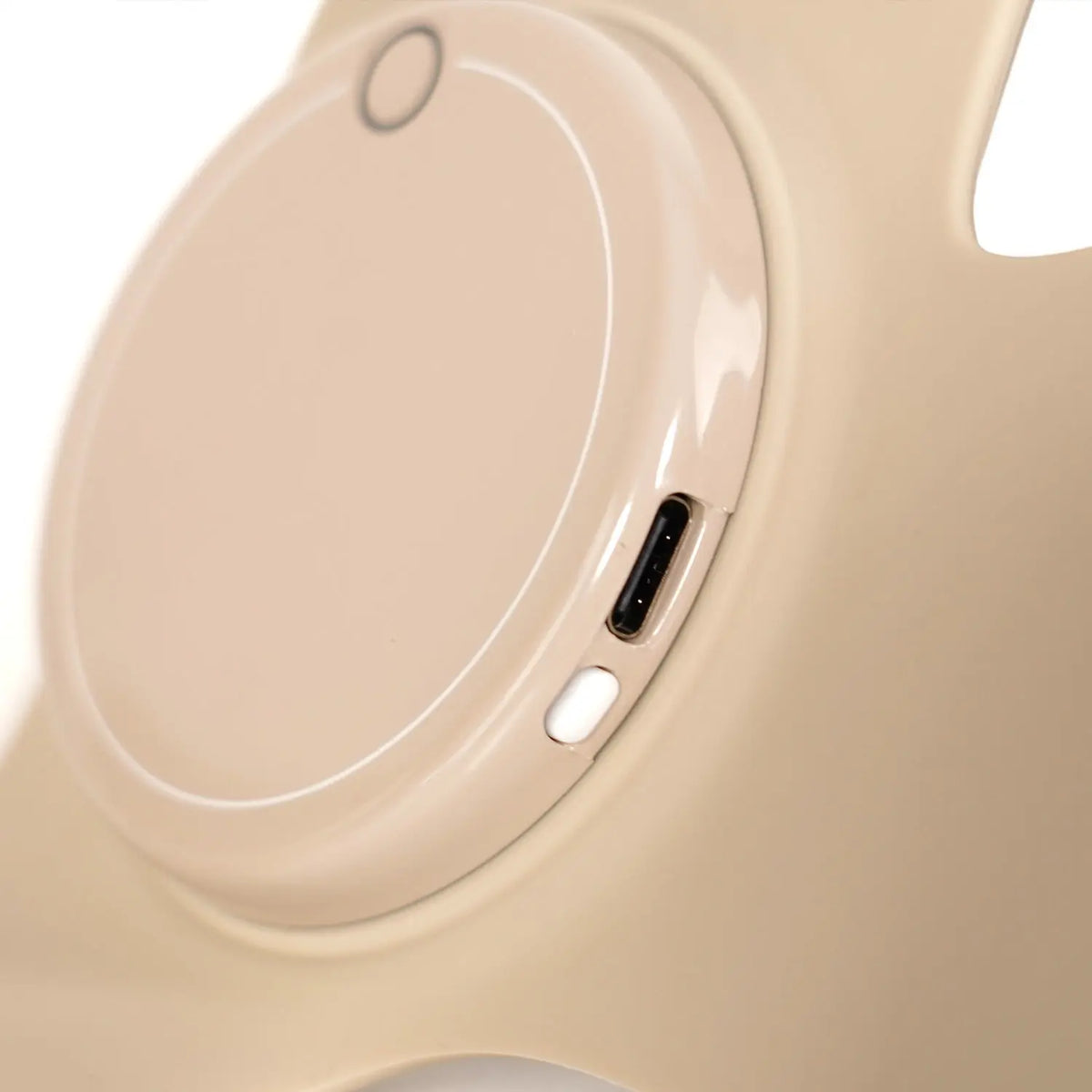 Dermfix FreeGlow LED mask power button and USB-C charging port